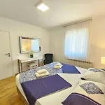 شقة Fuer 6 Personen Mit Jacuzzi By Interhome تْسْغيكفانِتْسا