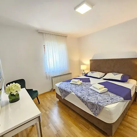 Fuer 6 Personen Mit Jacuzzi By Interhome Appartamento Crikvenica