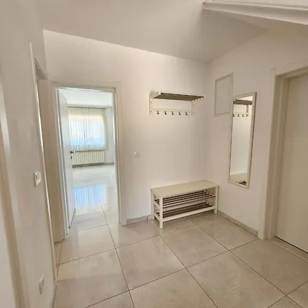 Appartamento Fuer 6 Personen Mit Jacuzzi By Interhome *