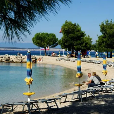 Fuer 6 Personen Mit Jacuzzi By Interhome Appartamento Crikvenica