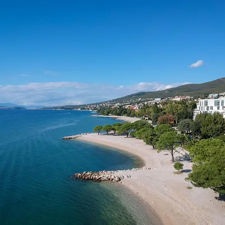 Fuer 6 Personen Mit Jacuzzi By Interhome Crikvenica