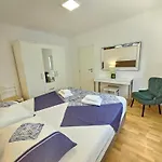 Fuer 6 Personen Mit Jacuzzi By Interhome Lejlighed *