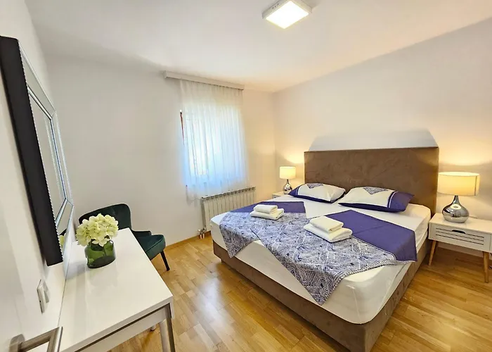 Fuer 6 Personen Mit Jacuzzi By Interhome Lägenhet Crikvenica