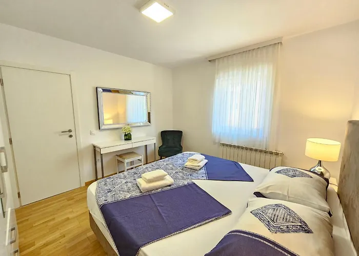 Lägenhet Fuer 6 Personen Mit Jacuzzi By Interhome Crikvenica