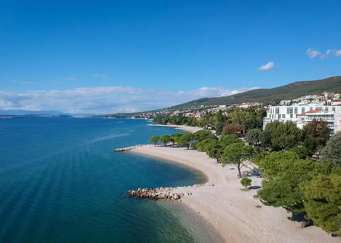 Fuer 6 Personen Mit Jacuzzi By Interhome Crikvenica
